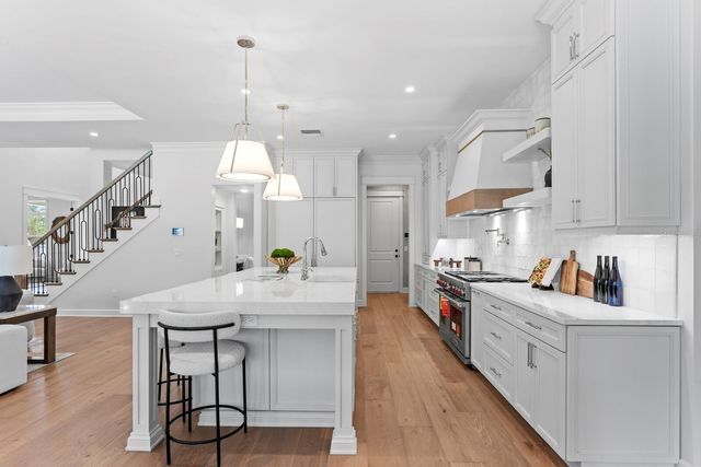 4536 W SWANN AVENUE, Tampa, FL 33609