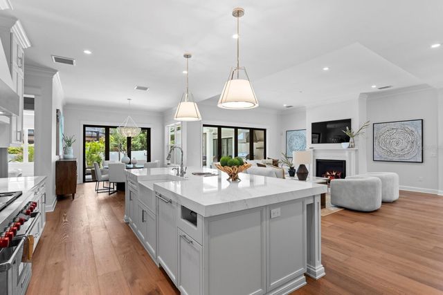 4536 W SWANN AVENUE, Tampa, FL 33609