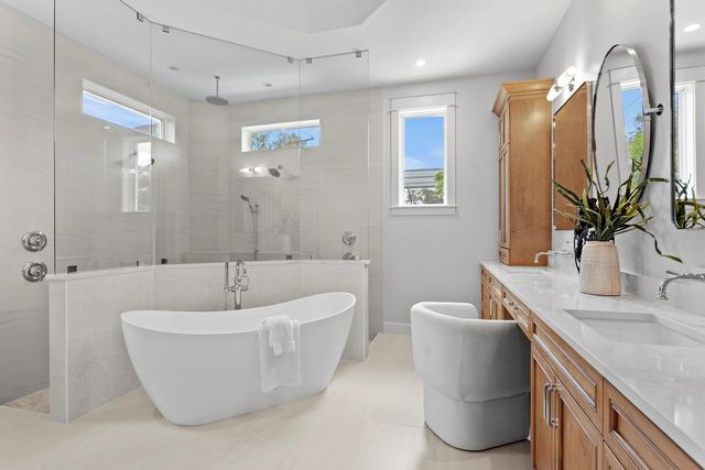 4536 W SWANN AVENUE, Tampa, FL 33609