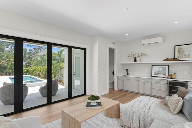 4536 W SWANN AVENUE, Tampa, FL 33609