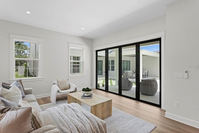 4536 W SWANN AVENUE, Tampa, FL 33609