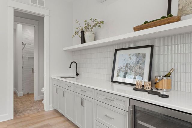 4536 W SWANN AVENUE, Tampa, FL 33609