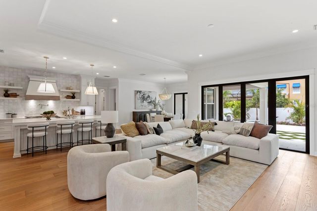 4536 W SWANN AVENUE, Tampa, FL 33609