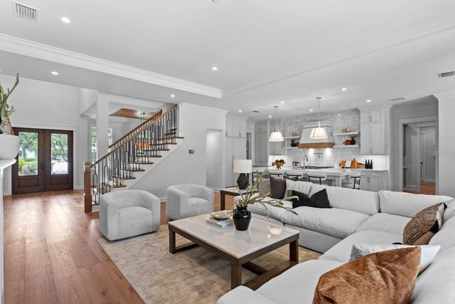 4536 W SWANN AVENUE, Tampa, FL 33609