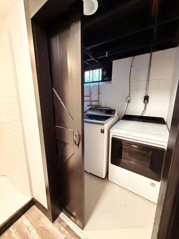 8620 Lynx AVENUE, Milwaukee, WI 53225