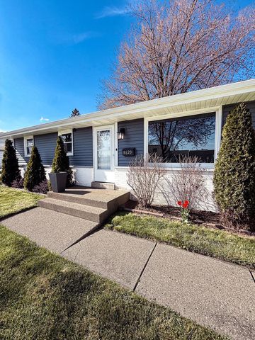 8620 Lynx AVENUE, Milwaukee, WI 53225