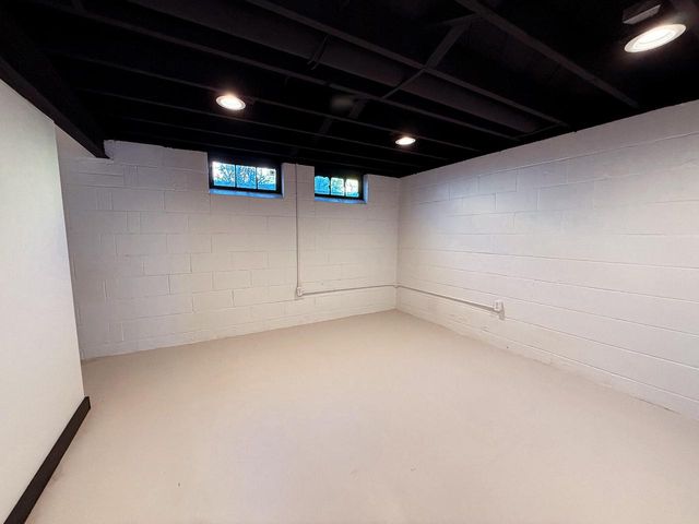 8620 Lynx AVENUE, Milwaukee, WI 53225