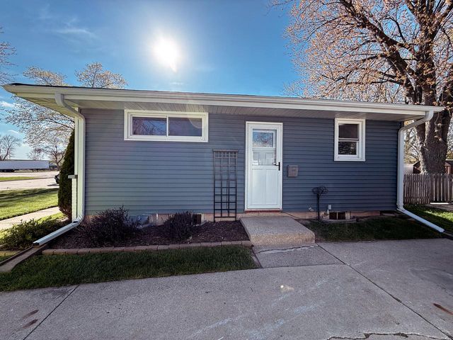 8620 Lynx AVENUE, Milwaukee, WI 53225