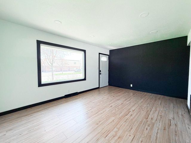 8620 Lynx AVENUE, Milwaukee, WI 53225