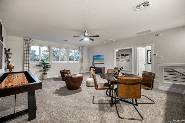 247 Storm Way, Castroville, TX 78009
