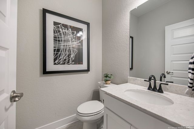 247 Storm Way, Castroville, TX 78009
