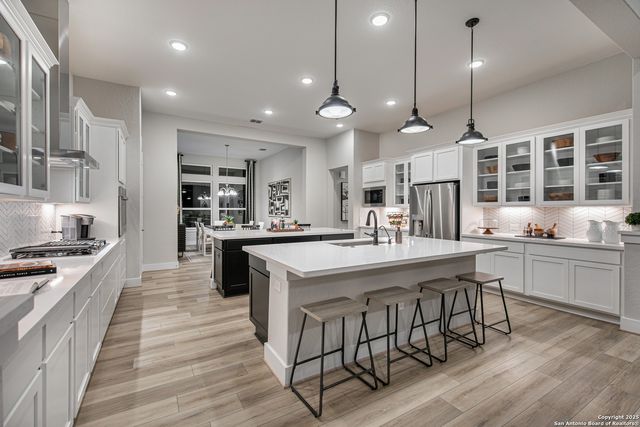 247 Storm Way, Castroville, TX 78009