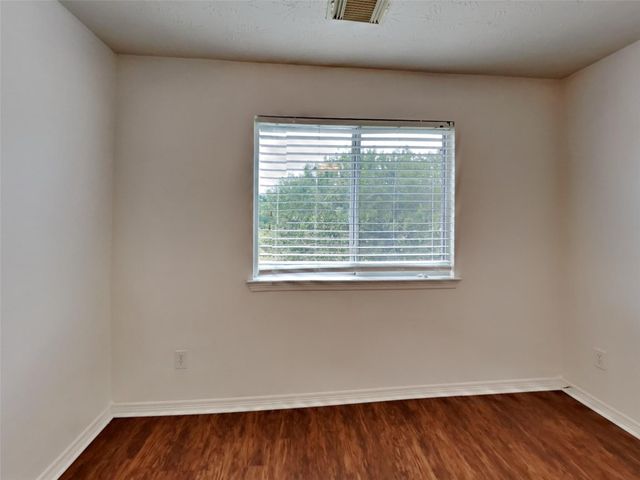 5043 Willow Point Drive, Conroe, TX 77303