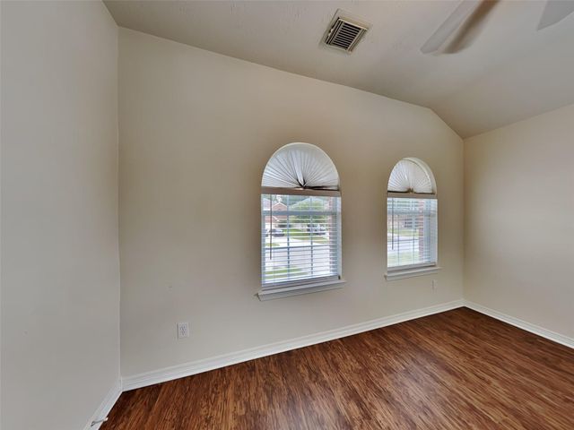 5043 Willow Point Drive, Conroe, TX 77303