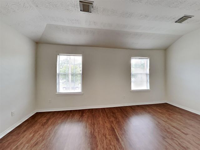 5043 Willow Point Drive, Conroe, TX 77303