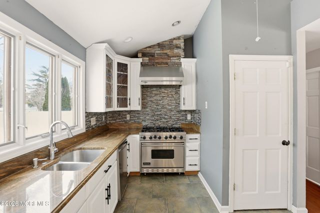 1057 Savannah Street, Toms River, NJ 08753