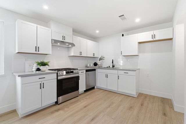 2224 E Donner, Fresno, CA 93726