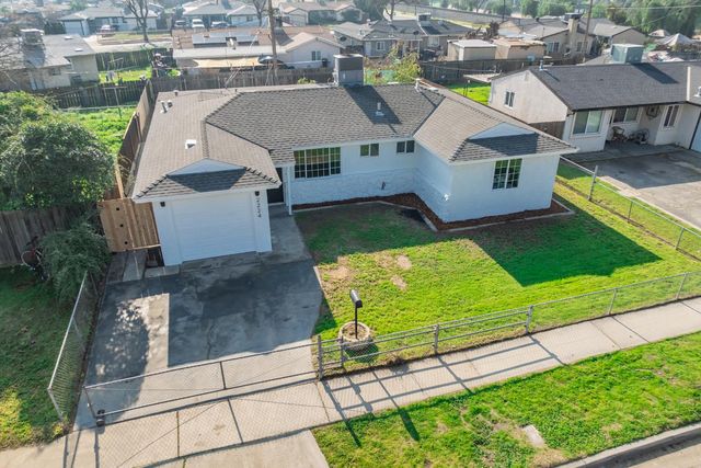 2224 E Donner, Fresno, CA 93726