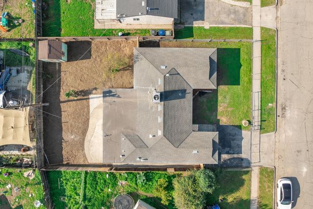 2224 E Donner, Fresno, CA 93726