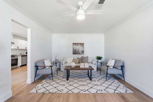 2224 E Donner, Fresno, CA 93726