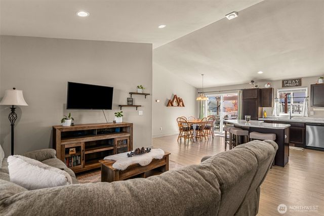 440 Margaux Loop, Malaga, WA 98828