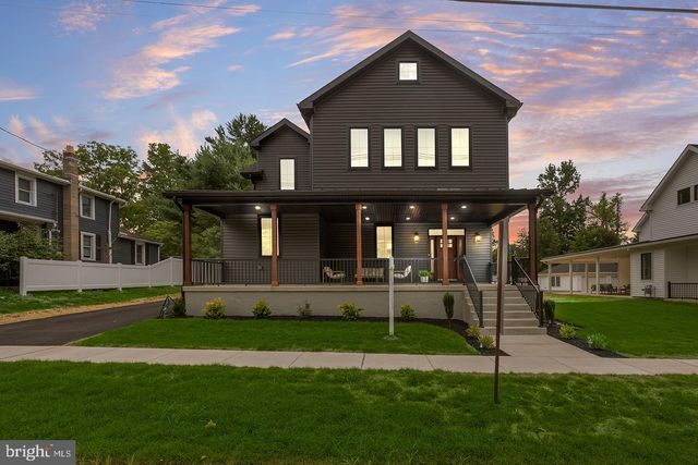 8 CHAPEL AVE, Medford, NJ 08055