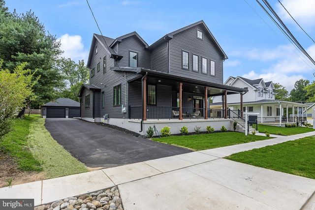 8 CHAPEL AVE, Medford, NJ 08055