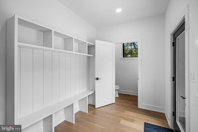 8 CHAPEL AVE, Medford, NJ 08055