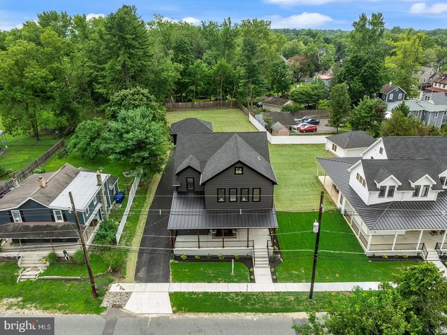 8 CHAPEL AVE, Medford, NJ 08055