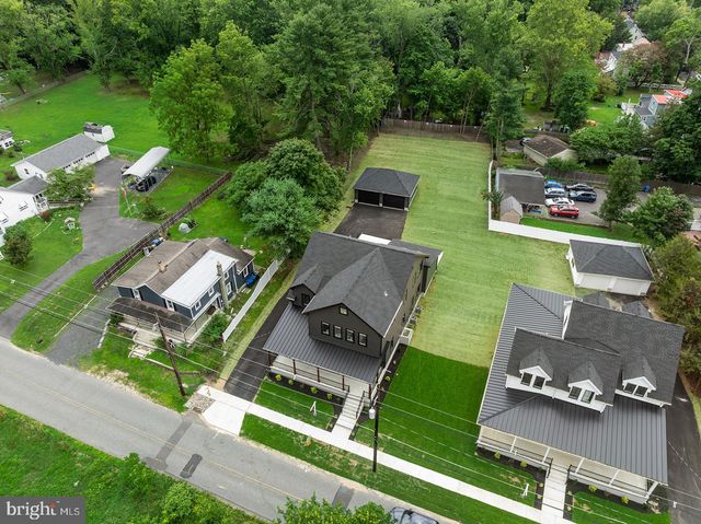 8 CHAPEL AVE, Medford, NJ 08055