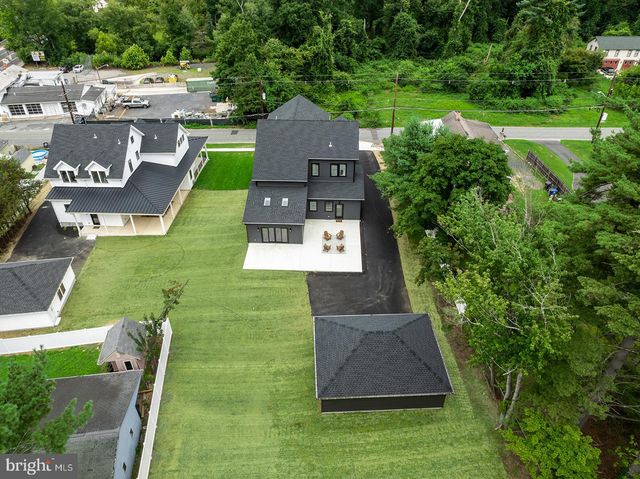 8 CHAPEL AVE, Medford, NJ 08055