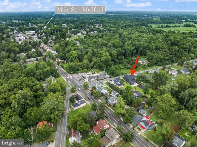 8 CHAPEL AVE, Medford, NJ 08055