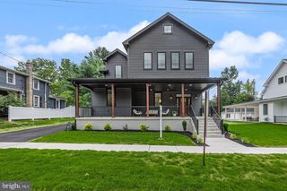 8 CHAPEL AVE, Medford, NJ 08055