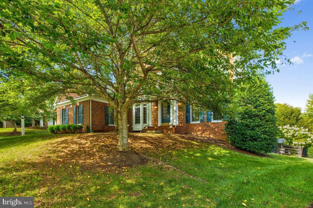 24188 SPRING MEADOW CIR, Aldie, VA 20105