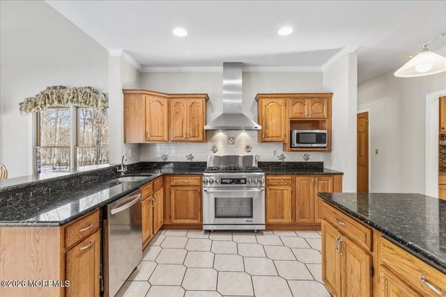 6 Wolcott Drive, Millstone, NJ 08510