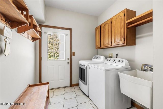 6 Wolcott Drive, Millstone, NJ 08510