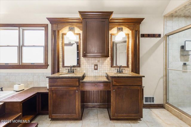 6 Wolcott Drive, Millstone, NJ 08510