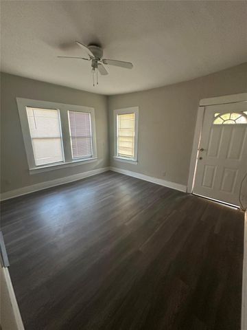 7146 Avenue I, Houston, TX 77011