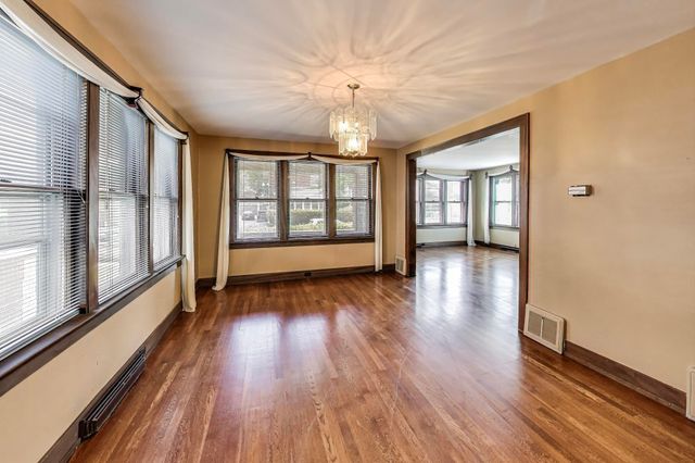 37 E Elizabeth Street, Hammond, IN 46320