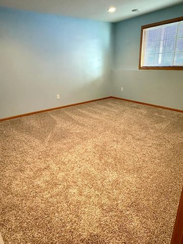 1953 Commonwealth Boulevard 3, Chanhassen, MN 55317