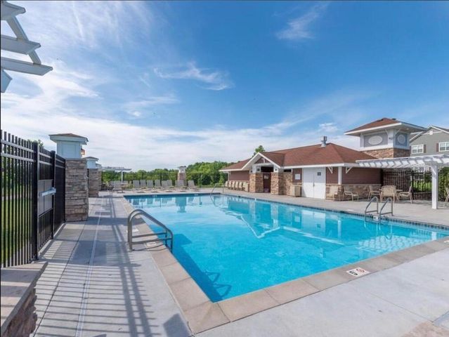 1953 Commonwealth Boulevard 3, Chanhassen, MN 55317