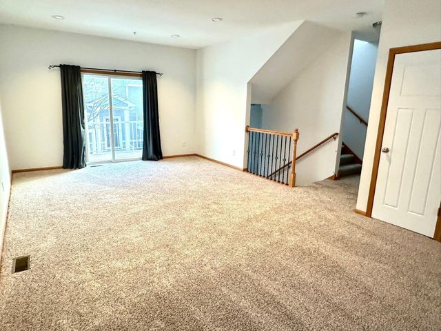 1953 Commonwealth Boulevard 3, Chanhassen, MN 55317