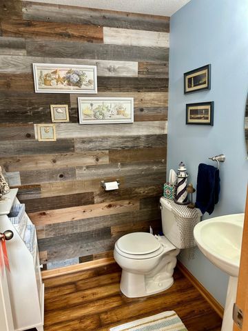 1953 Commonwealth Boulevard 3, Chanhassen, MN 55317