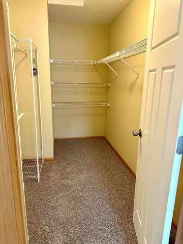 1953 Commonwealth Boulevard 3, Chanhassen, MN 55317