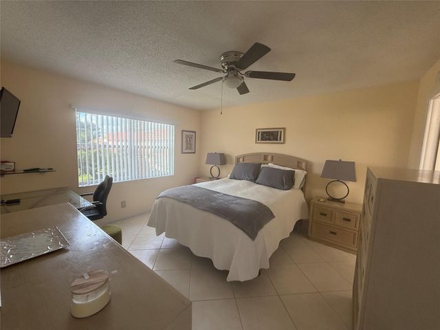 9400 Sunrise Lakes Boulevard 304, Sunrise, FL 33322