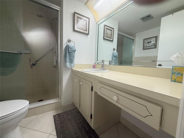 9400 Sunrise Lakes Boulevard 304, Sunrise, FL 33322