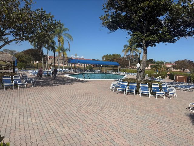 9400 Sunrise Lakes Boulevard 304, Sunrise, FL 33322
