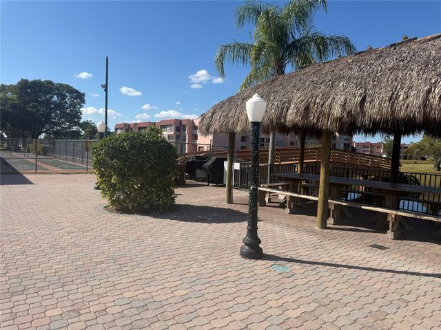 9400 Sunrise Lakes Boulevard 304, Sunrise, FL 33322