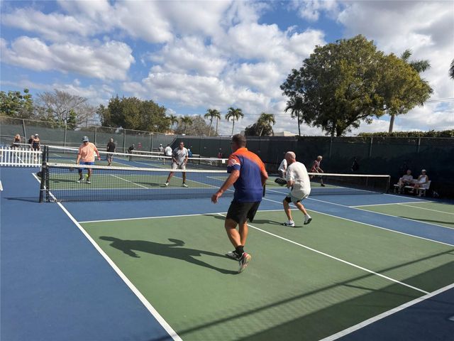 9400 Sunrise Lakes Boulevard 304, Sunrise, FL 33322