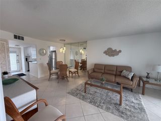 9400 Sunrise Lakes Boulevard 304, Sunrise, FL 33322
